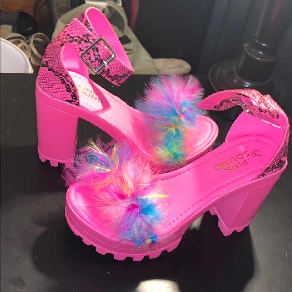 Multicolored heels
